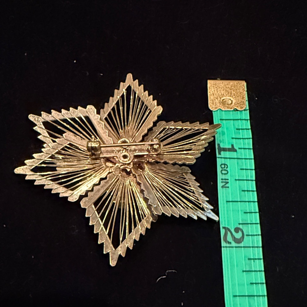 Monet Gold and Silver Starburst Brooch - Picture 4 of 5